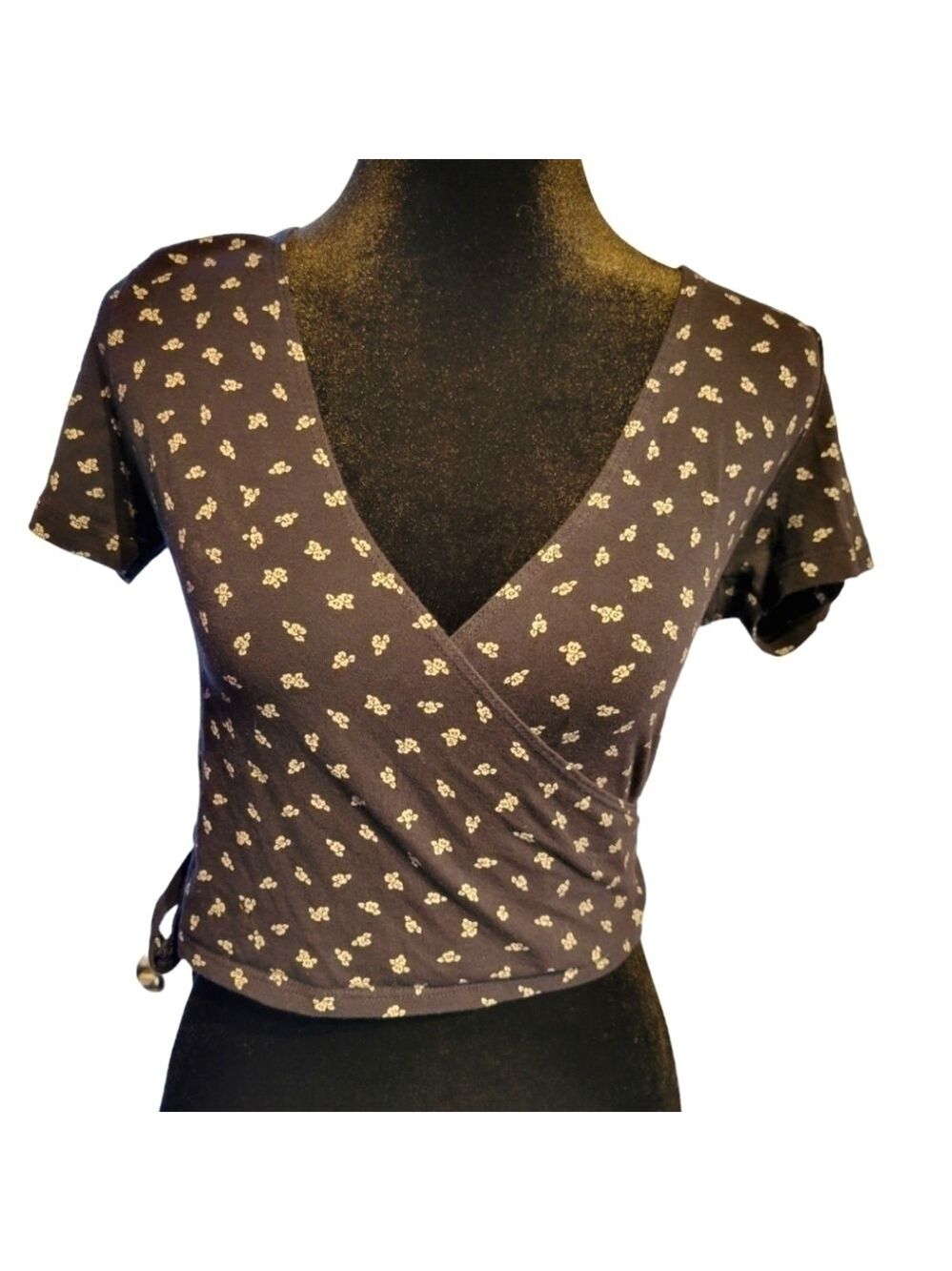 Brandy Melville wrap top black floral